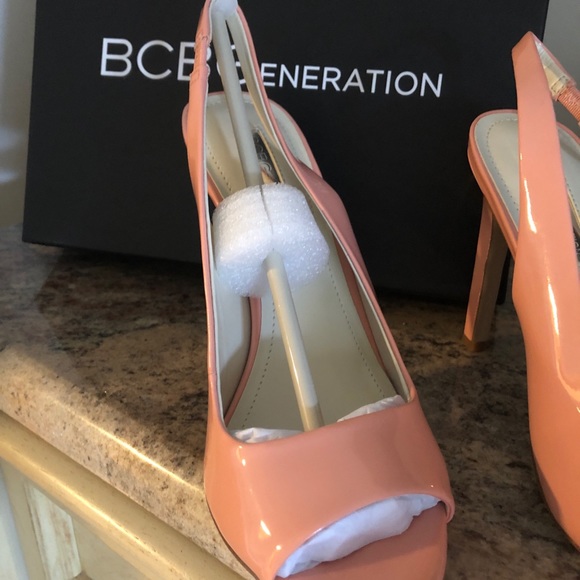 BCBG Sling back heels - Picture 2 of 3